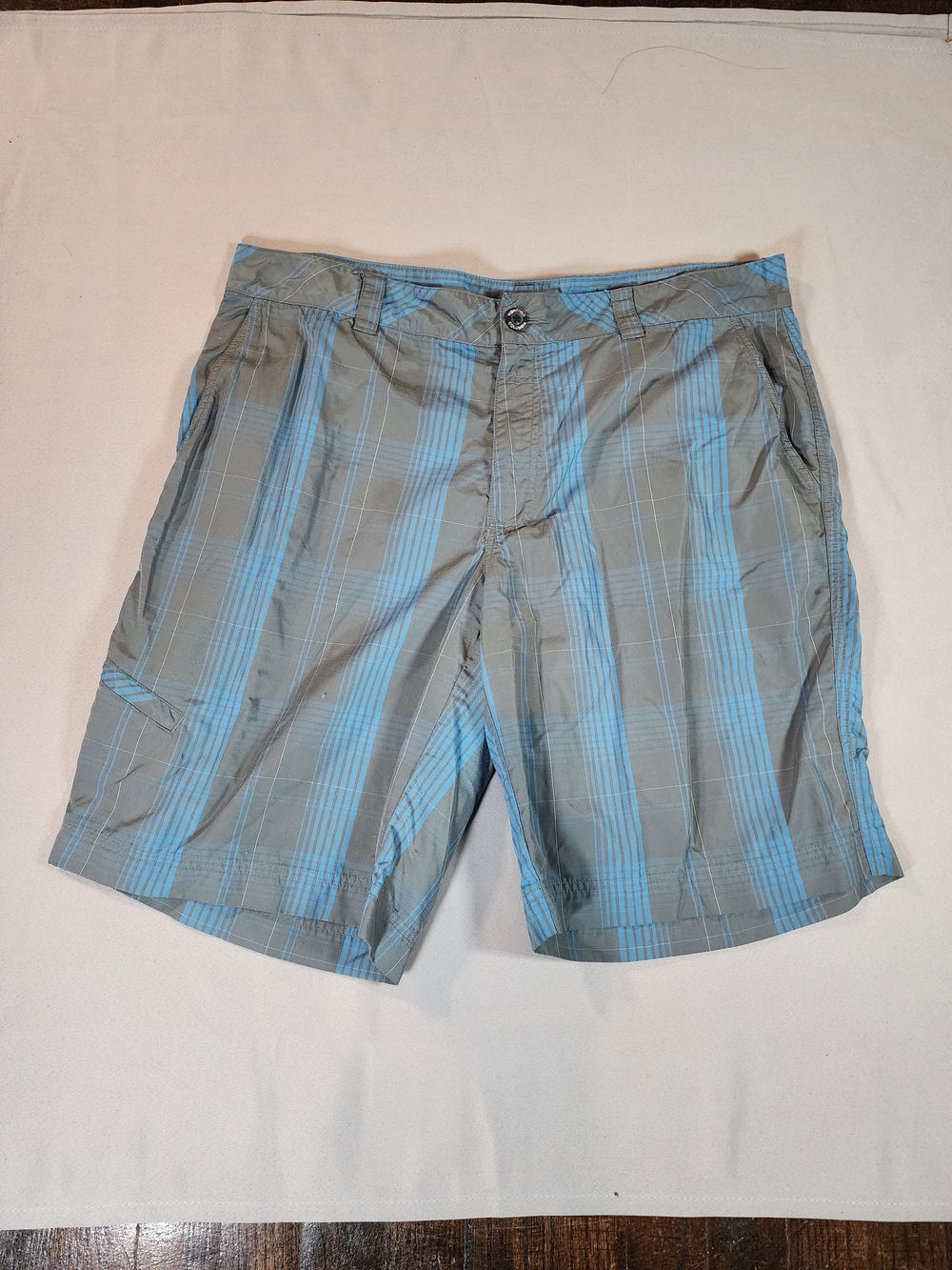 Columbia Gray and Blue Plaid Cargo Shorts